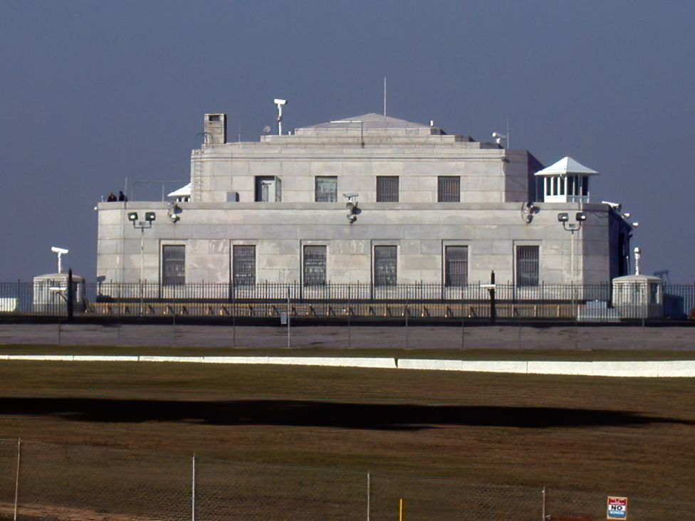 Надземная часть United States Bullion Depository, известного, как Форт Нокс в штате Кентукки