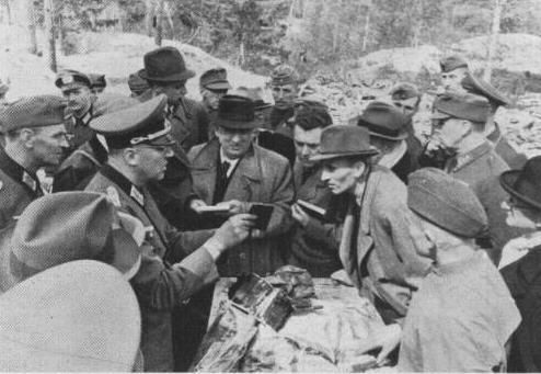 Доктор Бутц дает разъяснения экспертам