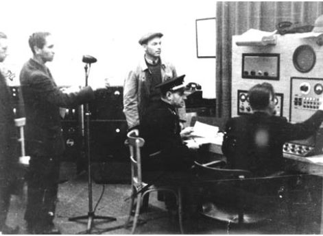 Зачитывание ультиматума на пражской радиостанции.