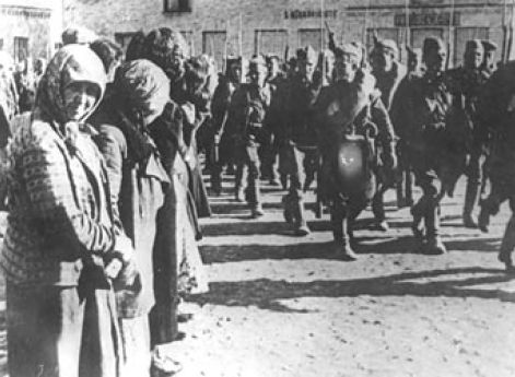 Части Красной армии входят в Каунас.