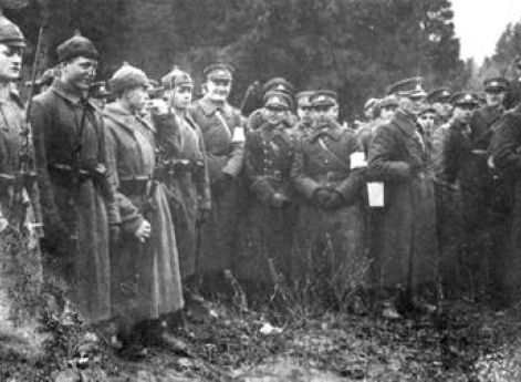 Красноармейцы и литовские военнослужащие. Осень 1940 г.