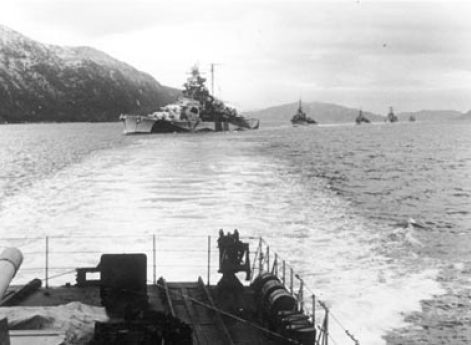 Германские крейсеры готовятся к вторжению в Норвегию.