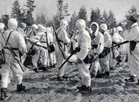 Финские пехотинцы на реке Свирь. Апрель 1942 г.