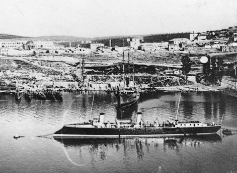 Минный крейсер Капитан Сакен в Южной бухте Севастополя. 1900-е гг.
