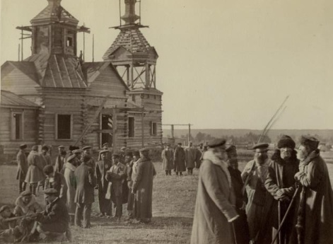 Сбор казаков на хуторе Гнутовом Есауловской станции.