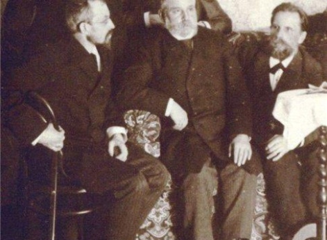 И.Ф. Барщевский (сидит первый слева) среди ярославских фотографов. Фото из Государственного архива Ярославской области, Рыбинский филиал.