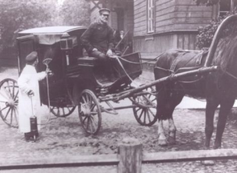 1899 год. 31 марта (19 марта ст.ст.) в Петербурге была открыта первая служба &laquo;скорой помощи&raquo;