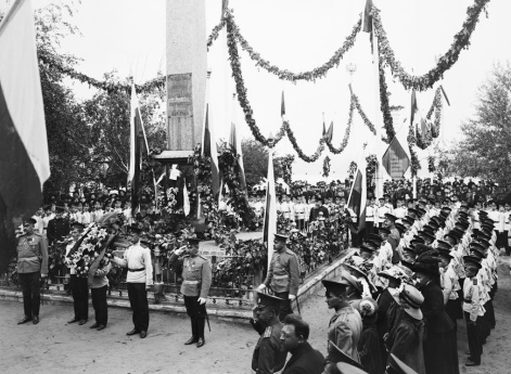 Мининский сад. Торжество в память К. Минина и Д.Пожарского. Нижний Новгород.
