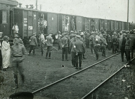 Проводы санитарного поезда на фронт